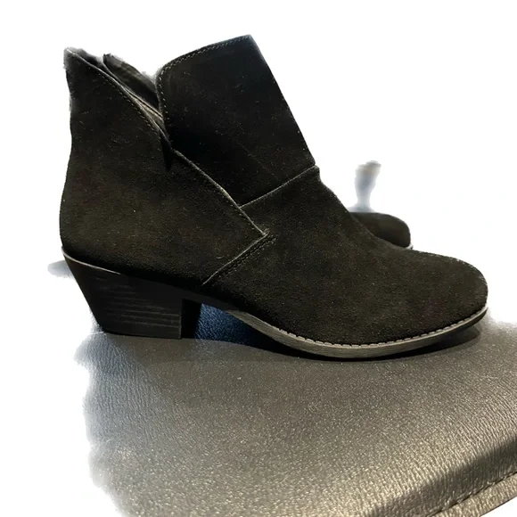 Zoey Bootie Me Too Zale Bootie Me Too Shoes Me Too Boots Poshmark